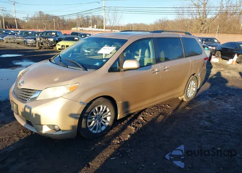 2011 Toyota Sienna Xle V6 z USA, uszkodzony, nr VIN 5TDYK3DC6BS004833